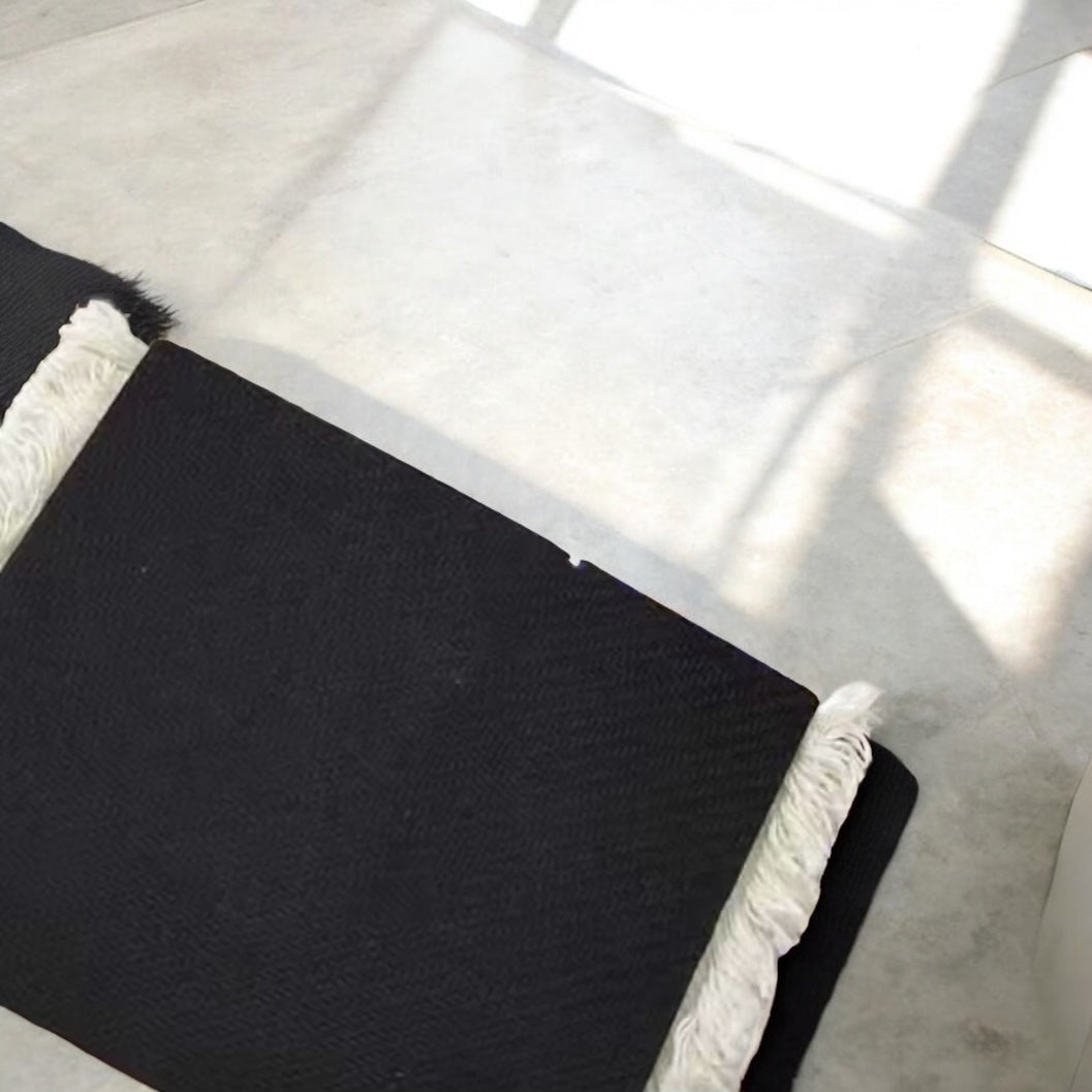 Orientalisk musmatta med tofsar